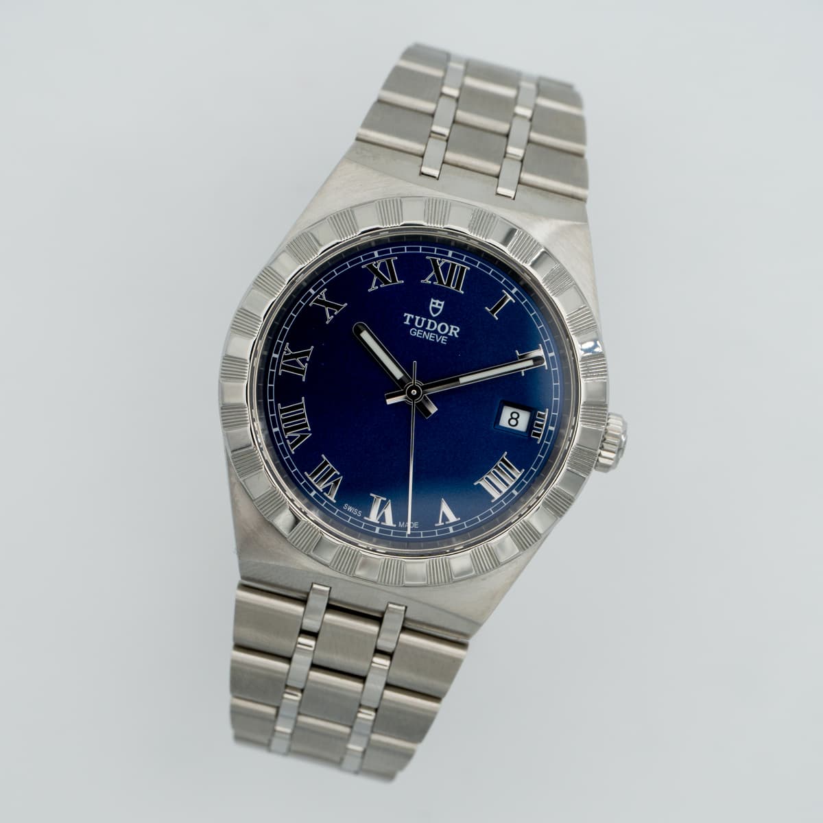 TUDOR Royal 38 — photo 1 of 2